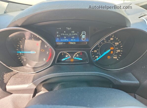 1FMCU0GD7JUC64879 2018 FORD ESCAPE Белый Вид щитка приборов