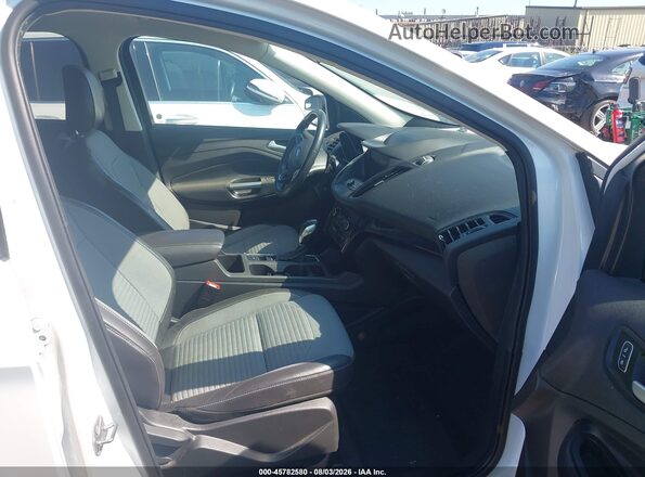 1FMCU0GD7KUA07870 2019 FORD ESCAPE White Front interior view