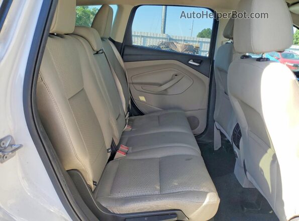 1FMCU0GD8HUC73181 2017 FORD ESCAPE White Вид задньої частини салону