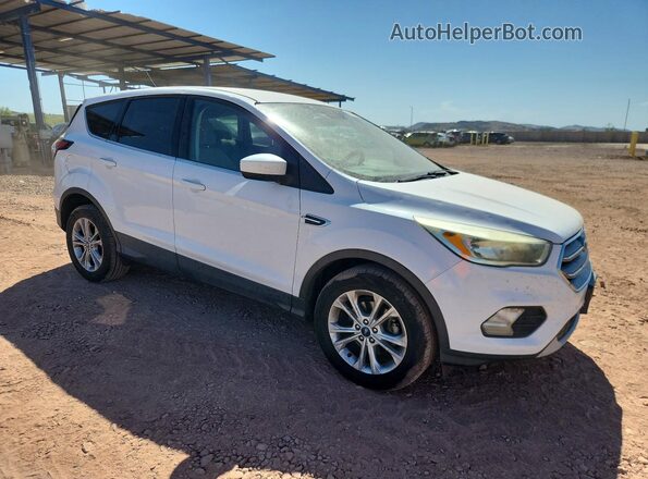 1FMCU0GD8HUC88201 2017 FORD ESCAPE Белый Передняя правая четверть