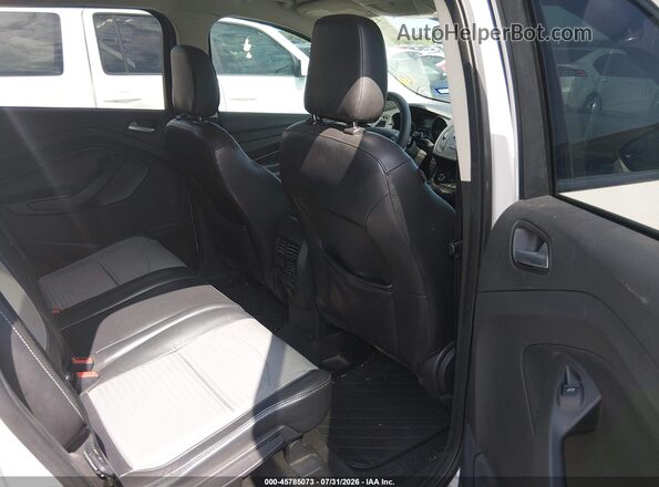 1FMCU0GD8JUD28671 2018 FORD ESCAPE White VIN კოდის სტიკერის ხედი