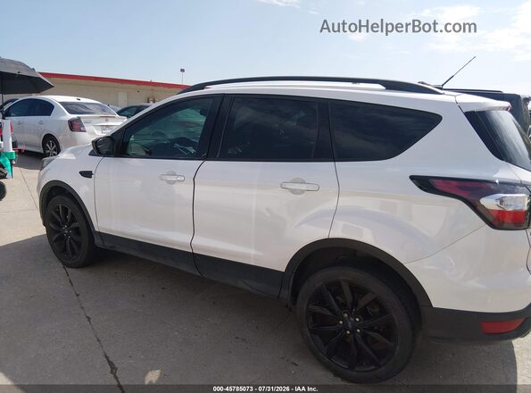 1FMCU0GD8JUD28671 2018 FORD ESCAPE White სალონის 360-გრადუსიანი ხედი
