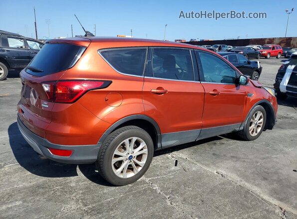 1FMCU0GD8KUB04768 2019 FORD ESCAPE Orange Trasero derecho
