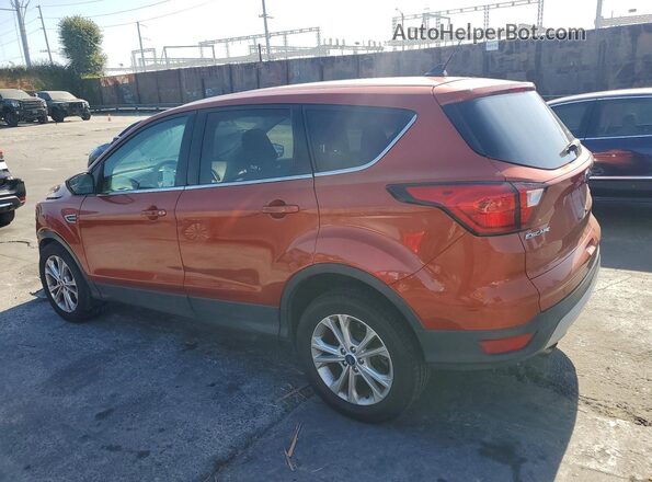 1FMCU0GD8KUB04768 2019 FORD ESCAPE Orange Trasero izquierdo