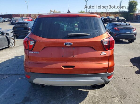 1FMCU0GD8KUB04768 2019 FORD ESCAPE Orange Vista trasera
