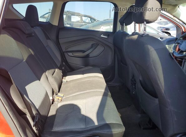 1FMCU0GD8KUB04768 2019 FORD ESCAPE Orange Vista de los asientos traseros
