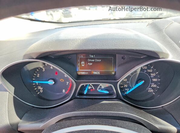 1FMCU0GD9HUB84199 2017 FORD ESCAPE White ხელსაწყოთა პანელის ხედი