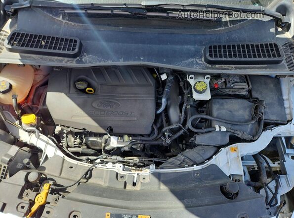 1FMCU0GD9HUB84199 2017 FORD ESCAPE White ძრავის განყოფილების ხედი