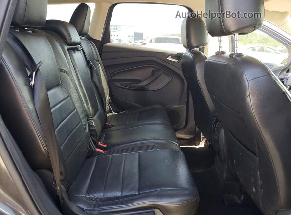 1FMCU0GD9HUD93409 2017 FORD ESCAPE Gray Vista interior trasera