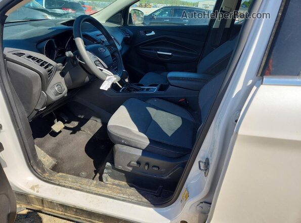 1FMCU0GD9HUE38641 2017 FORD ESCAPE White Front interior view