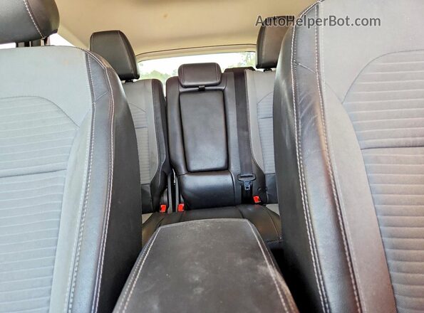 1FMCU0GD9KUB06738 2019 FORD ESCAPE Silver Հետևի նստատեղերի տեսք
