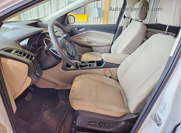 1FMCU0GDXHUC25147 2017 FORD ESCAPE White Widok wnętrza z przodu