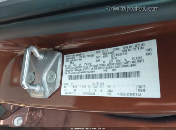 1FMCU0GDXHUD93080 2017 FORD ESCAPE Orange Vista del compartimento del motor