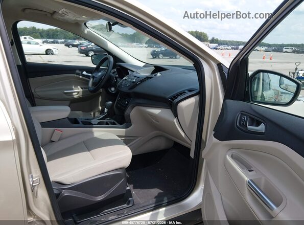 1FMCU0GDXHUE57196 2017 FORD ESCAPE Gold წინა სალონის ხედი