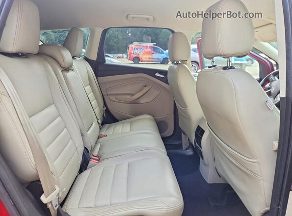 1FMCU0GDXHUE84916 2017 FORD ESCAPE Красный Вид задних сидений