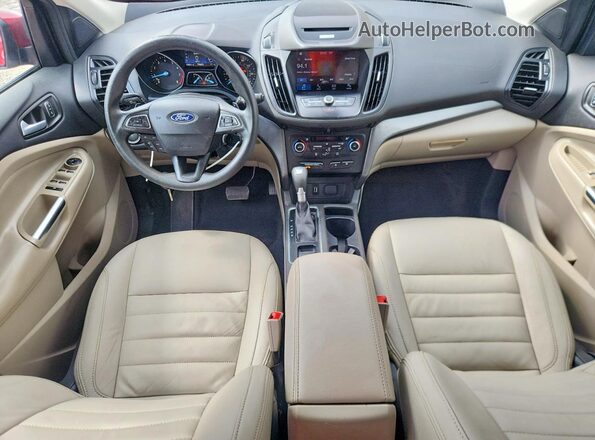 1FMCU0GDXHUE84916 2017 FORD ESCAPE Красный Вид панели приборов