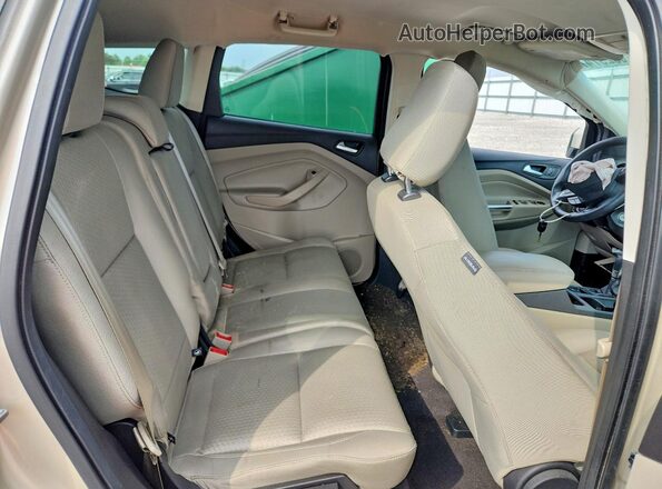 1FMCU0GDXJUA41509 2018 FORD ESCAPE Beige Rear interior view