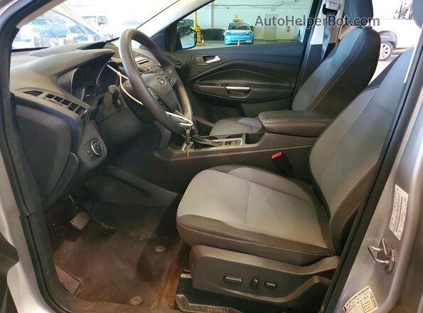 1FMCU0GDXJUA43499 2018 FORD ESCAPE Gray Вид салону спереду
