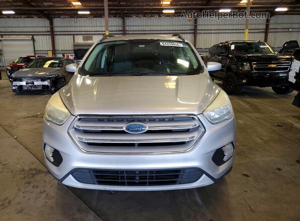 1FMCU0GDXJUA43499 2018 FORD ESCAPE Gray Вид спереду