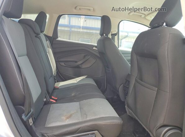 1FMCU0GDXJUC27826 2018 FORD ESCAPE Silver Widok wnętrza z tyłu