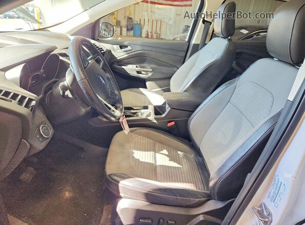 1FMCU0GDXKUA93062 2019 FORD ESCAPE White Front interior view