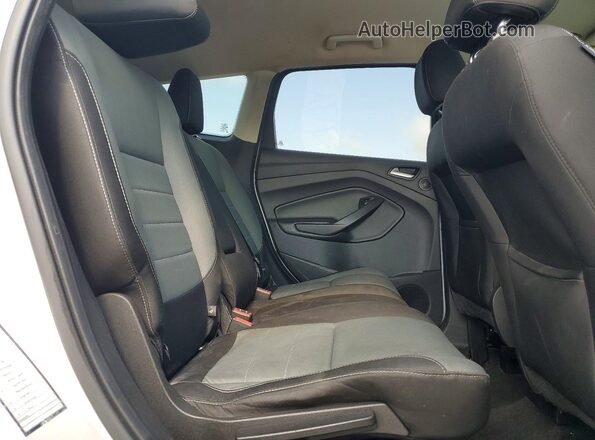 1FMCU0GX1GUC62855 2016 FORD ESCAPE White Widok wnętrza z tyłu