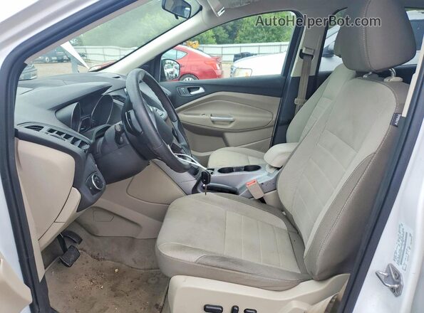 1FMCU0GX7GUC17998 2016 FORD ESCAPE Белый Вид салона спереди