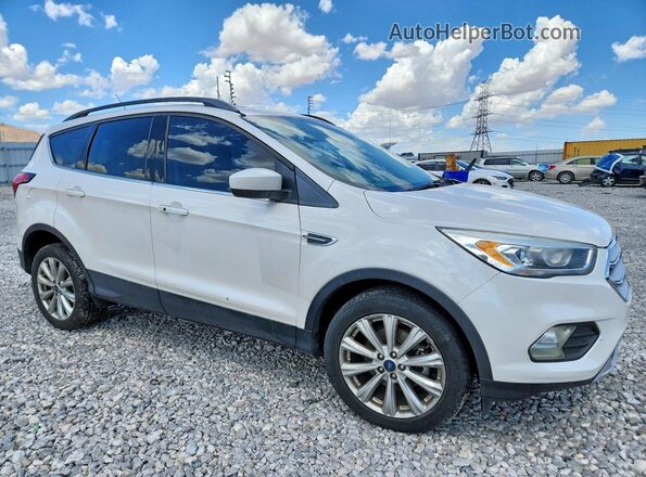 1FMCU0HD1KUA80277 2019 FORD ESCAPE Белый Вид панели приборов