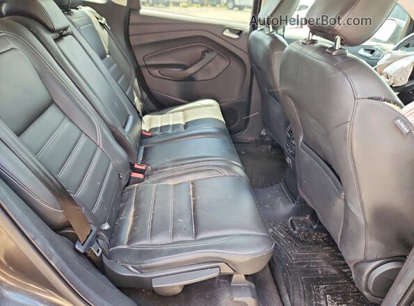 1FMCU0HD6JUD35911 2018 FORD ESCAPE Gray Vista interior trasera