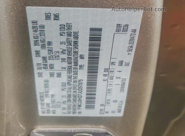 1FMCU0HD7JUD57075 2018 FORD ESCAPE Beige VIN կոդի պիտակի տեսք