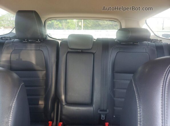 1FMCU0HD7JUD57075 2018 FORD ESCAPE Beige Հետևի նստատեղերի տեսք