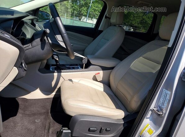 1FMCU0HD8JUD14719 2018 FORD ESCAPE Silver Front interior view