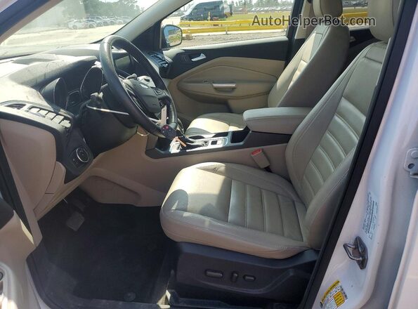 1FMCU0HD9JUC32191 2018 FORD ESCAPE Белый Вид салона спереди