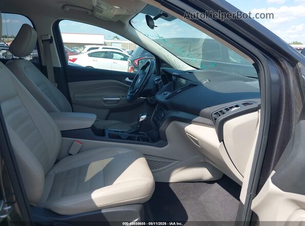 1FMCU0HD9JUD54629 2018 FORD ESCAPE Gray Вид салону спереду