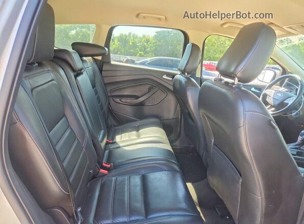 1FMCU0HDXJUD36768 2018 FORD ESCAPE Серебряный Вид задней части салона