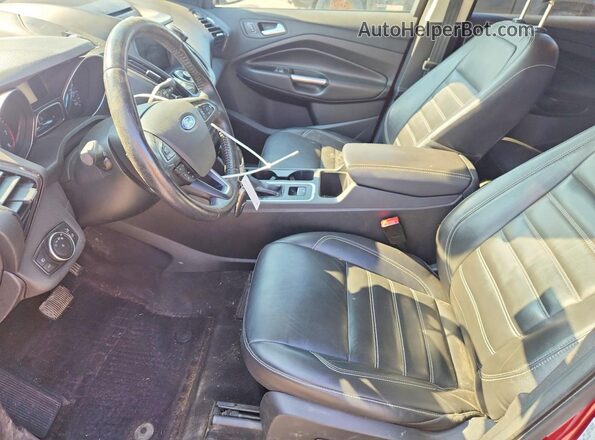 1FMCU0J90HUD37878 2017 FORD ESCAPE Red Սալոնի դիմացի տեսք