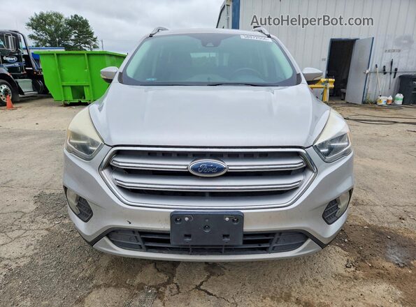 1FMCU0J90HUE93418 2017 FORD ESCAPE Silver Widok z przodu