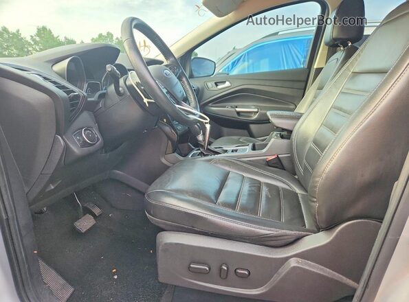 1FMCU0J90HUE93418 2017 FORD ESCAPE Silver Widok wnętrza z przodu
