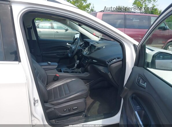 1FMCU0J92HUB31395 2017 FORD ESCAPE White წინა სალონის ხედი
