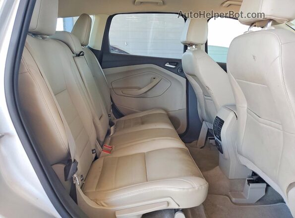 1FMCU0J96GUB15862 2016 FORD ESCAPE Серебряный Вид задних сидений