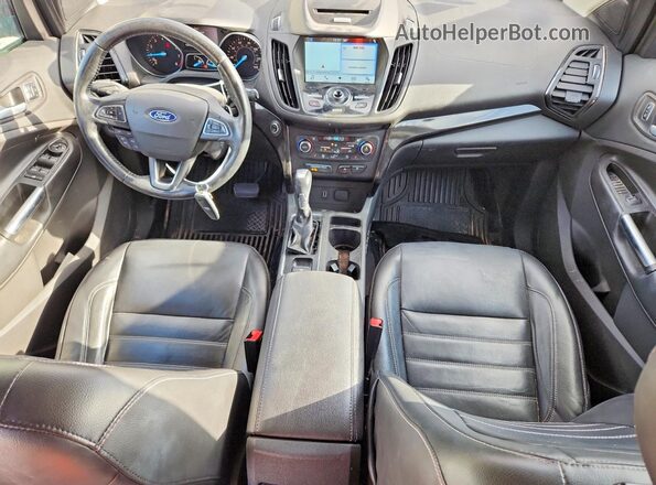 1FMCU0J96HUB91552 2017 FORD ESCAPE Красный Вид панели приборов