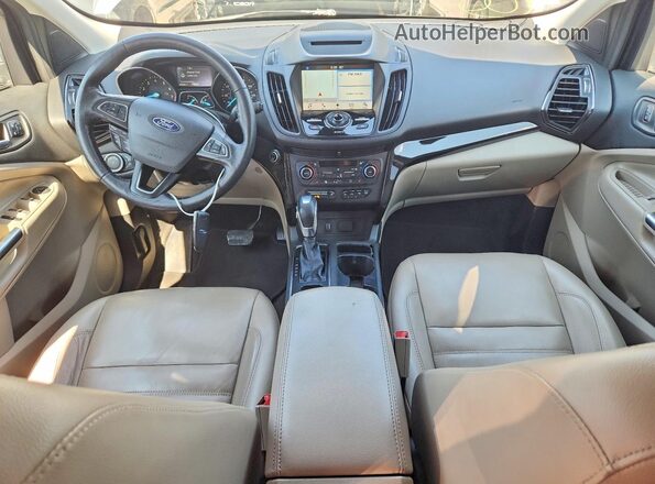 1FMCU0J96JUB16758 2018 FORD ESCAPE Silver Widok deski rozdzielczej