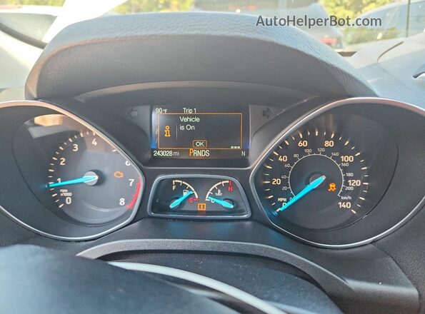 1FMCU0J96JUB16758 2018 FORD ESCAPE Silver Widok zestawu wskaźników