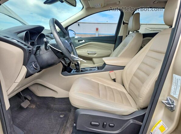 1FMCU0J98JUA54652 2018 FORD ESCAPE Желто-коричневый Вид салона спереди