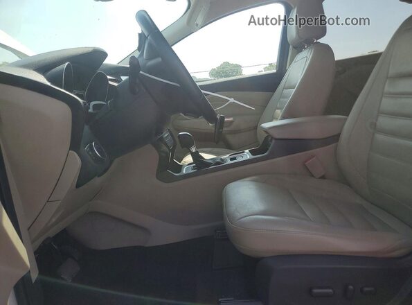 1FMCU0J99HUD59295 2017 FORD ESCAPE White Widok wnętrza z przodu