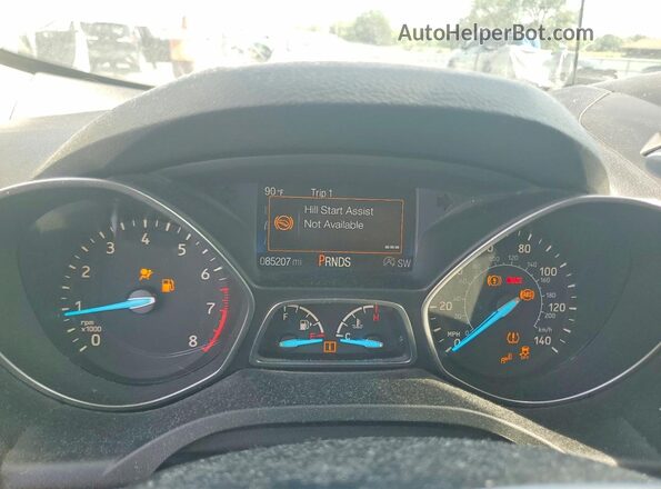 1FMCU0J99HUD59295 2017 FORD ESCAPE White Widok zestawu wskaźników