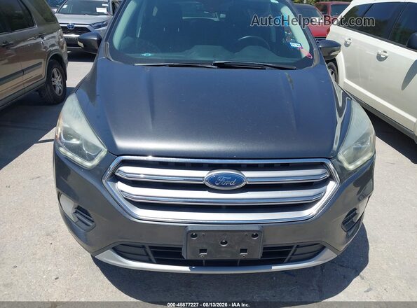1FMCU0JD2HUC12840 2017 FORD ESCAPE Серый Вид спереди