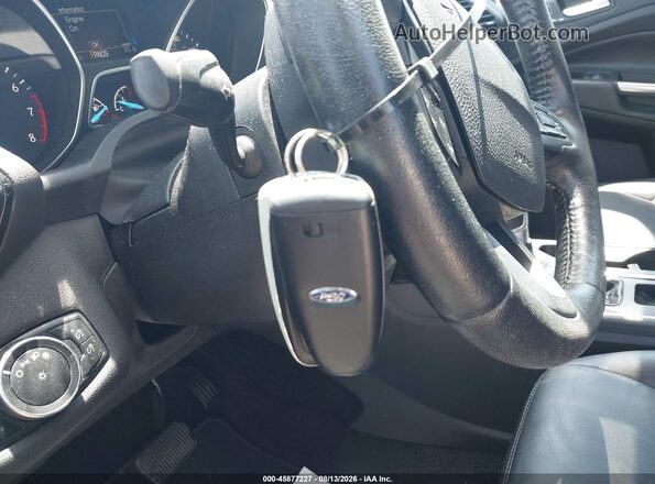1FMCU0JD2HUC12840 2017 FORD ESCAPE Серый Вид панели приборов