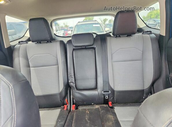 1FMCU0JD4HUA27673 2017 FORD ESCAPE Blue Widok tylnych siedzeń