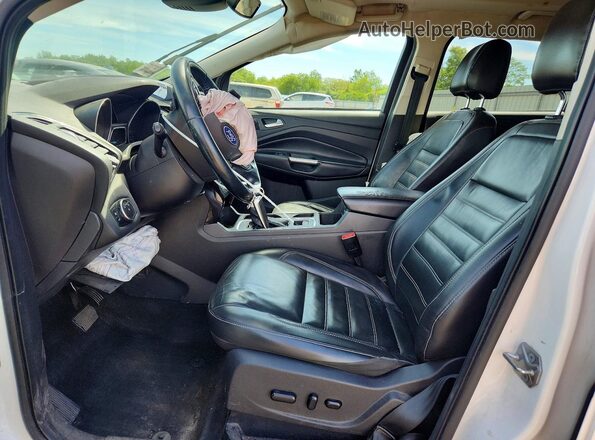 1FMCU0JD5HUA92676 2017 FORD ESCAPE White Widok wnętrza z przodu